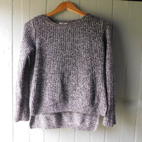 Ribbed High Low Sweater - Picture 2 of 11